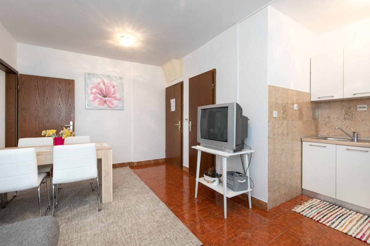 Apartment Drago *Cosy & Close To The Beach! Krk Town Εξωτερικό φωτογραφία